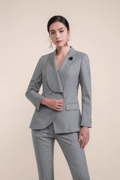 新款女士西服定制